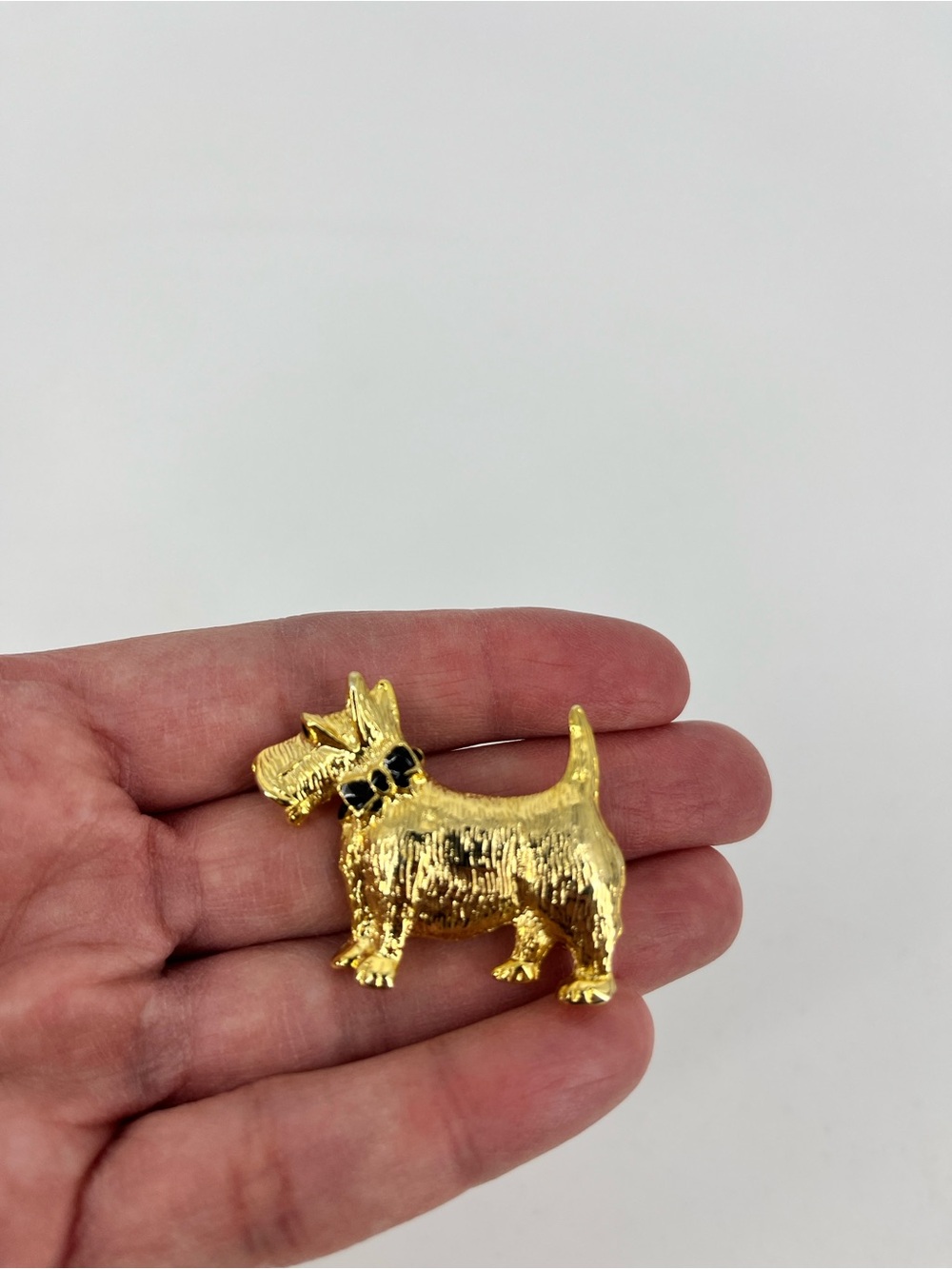 Vintage Scottie Dog Gold Tone Pin Brooch Black Bow Tie Terrier Collectible